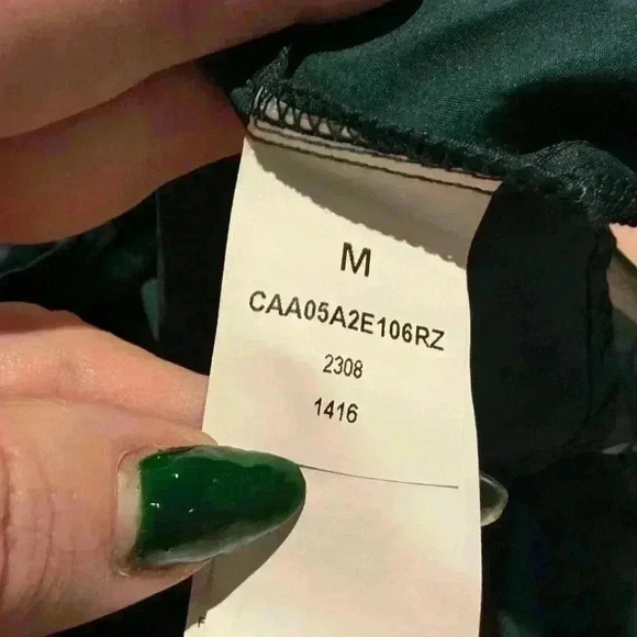 Green floral dress size medium  with long sleeves - Picture 7 of 7